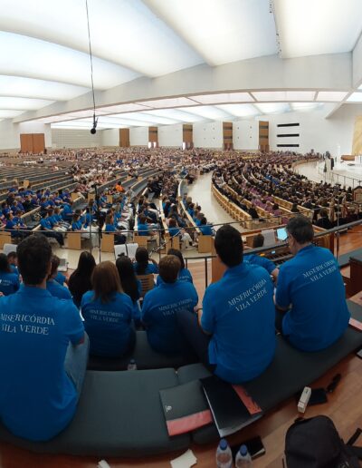 Pessoas a assistir a uma palestra.